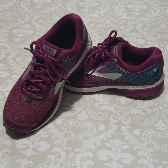 brooks ghost 10 womens size 8
